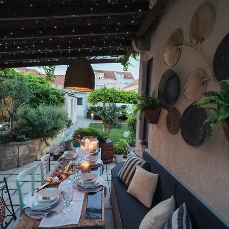 Pauletta Apartment